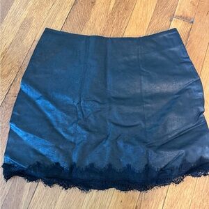 Chic Black Lace-Trim Mini Skirt